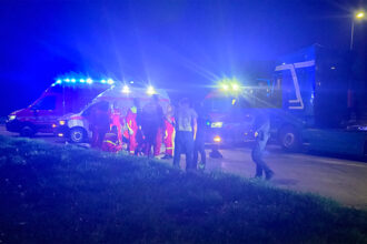foto alerta 112 pe autostrada a2 intre medgidia si constanta un sofer de tir este resuscitat dupa ce ar fi suferit un stop cardio respirator 69d00c289434d