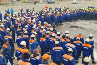 foto angajatii damen shipyards mangalia sa in a 12 a zi de protest planul de reorganizare sansa reluarii activitatii in santierul mangalia care ar duce la plata creantelor 69cfa2f0b6da5