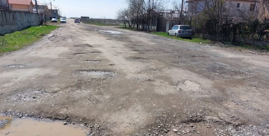 foto bulevard din mangalia priveliste ca dupa bombardament locuitorii se tem ca asfaltarea se va face la pastele cailor ce spune paul foleanu vicele cu atributii de primar al urbei 69e233c62d000