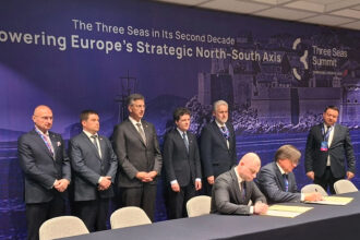 foto memorandum de intelegere semnat de cn apm si autoritatea portului rijeka din croatia presedintele nicusor dan prezent la eveniment 69f0e22ae205d
