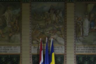 foto oficial de la parchetul general coiful de la cotofenesti si doua bratari dacice au fost recuperate 69ce68c727862