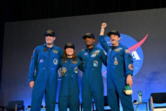 foto pamantul era ca o barca de salvare suspendata in univers primele declaratii ale echipajului artemis ii 69dbf188aa5e1