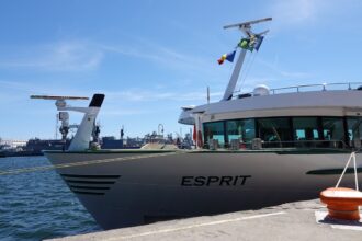 foto turisti din sua polonia ungaria germania si romania sositi in portul constanta cu nava esprit 69f094b4ec4cf