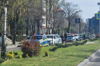 fotovideo trafic ingreunat pe bulevardul mamaia in apropierea delfinariului din cauza unui accident rutier mai multe echipaje de politie sunt la fata locului 69df9a6af0ed5
