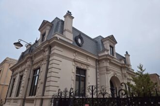 galerie foto un monument istoric construit in secolul xx este scos la vanzare a apartinut medicului pediatru aristide karatzali 69d5829f3fa7c