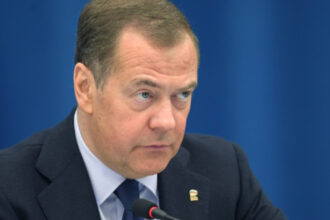 medvedev discrediteaza rolul de mediator al sua e o tara care rapeste presedinti si declanseaza conflicte 69f34331e6fb7