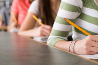 ministerul educatiei anunta un nou set de 320 programe scolare pentru invatamantul de liceu 69f38cfccc3ce