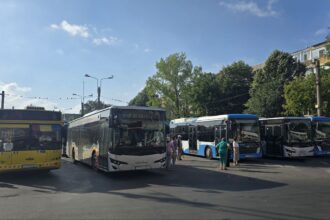o eleva de la colegiul mircea cel batran petitie pentru suplimentarea autobuzelor de pe linia 3 pentru cartierele tomis plus si palazu mare 69d3d9e90e66c