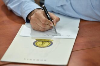 ofiter de la investigarea criminalitatii economice retinut de dna procurorii il acuza de trafic de influenta 69f32986063e9