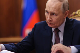 popularitatea lui putin continua sa scada pentru a saptea saptamana la rand ce ii nemultumeste pe rusi 69eb72c026d24