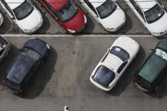 primaria capitalei vrea sa elimine parcarea gratuita pentru masini electrice si hibride cgmb dezbate proiectul astazi 69ce675143eaa