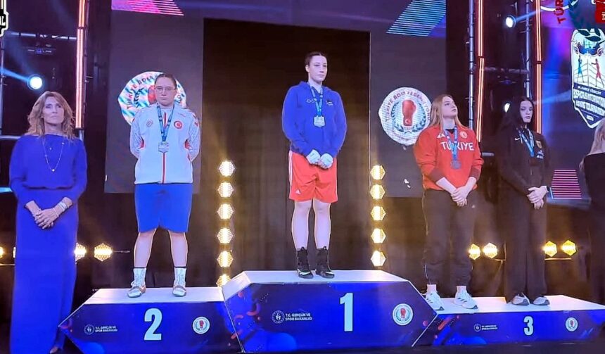 pugilista de la csm constanta amalia nita campioana la turneul international de la istanbul 69d3b61d0ab12