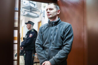 se apropie alegerile kremlinul lanseaza o campanie de arestari impotriva singurului partid de opozitie legal din rusia 69ea5629473a7