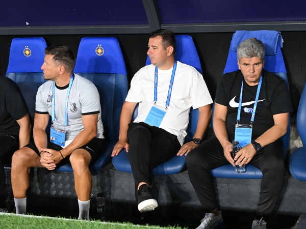 solutie din interior la farul ianis zicu pleaca dar nu vine ioan ovidiu sabau 69dd4bf967221