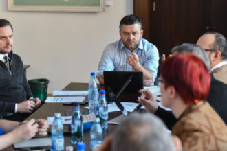 video consiliul general al capitalei a aprobat reorganizarea primariei 122 de posturi vor fi desfiintate 69ce487d873d3