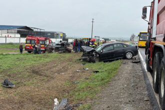 video groaznic accident de circulatie pe dn 22 in zona baia trei masini s au facut praf 69ce93e59c820
