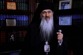 video ips teodosie mesaj de paste pentru credinciosi sa ne imbracam sufletul in lumina lui hristos sa fim buni si iertatori 69d7b5dbbbac1