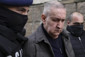 video jurnalista digi24 bruscata de seful arr prins cu mita in cutii de pantofi cristian anton ramane in arest preventiv 69de4e600c07f