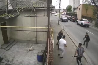 video momentul scandalului de pe strada theodor burada bataie ca n vestul salbatic 69f2442fd6c8a