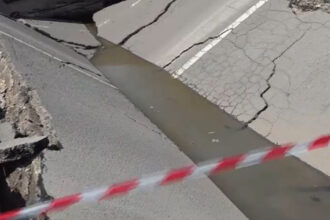 video o bucata de pod de pe drumul principal din techirghiol s a prabusit traficul este blocat in zona 69eb614cd6e3a