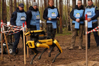 video printul harry invata in ucraina tehnici de deminare cu drone roboti si ochelari cu realitate virtuala 69eb95e60959a