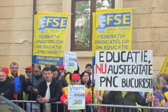 video protest al profesorilor in fata ministerului educatie nu ne obligati sa intram din nou in greva 69f1e390e0faa