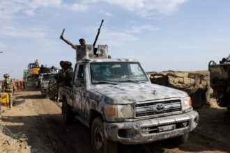 zeci de persoane ucise in lovituri lansate de avioane militare in nord estul nigeriei 69dbea9069333
