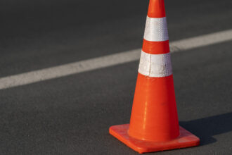 accident pe dn 67 in gorj patru persoane ranite dupa ce o masina a lovit un copac 6a08a88b8cfef