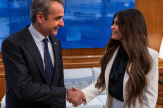 analiza in timp ce alte tari ue se indeparteaza de trump grecia mizeaza puternic pe maga politico 69feb3a1a2539