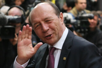 basescu desfiinteaza scenariul unui premier tehnocrat ala nici nu stie care e adresa partidelor vai de mama lui 6a0dd5e27a358