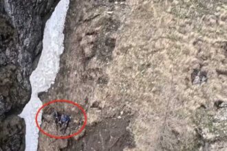 doi turisti au cazut 100 de metri intr o rapa din muntii bucegi 6a133d53d9b47