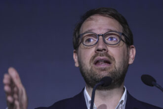 dominic fritz usr nu mai face majoritate cu psd si va propune liberalilor un acord politic 69fa0f626beeb