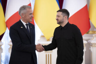 dupa o intalnire cu zelenski premierul canadian anunta un nou pachet de ajutor militar pentru ucraina 69f8d668cfe8f