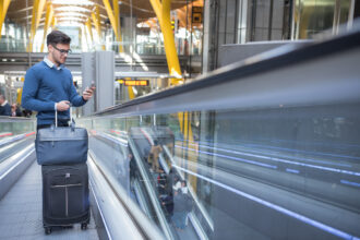 imbarcarea in aeroporturile din romania mult mai rapida sistemul self baggage drop off introdus pe aeroportul henri coanda 69f7170c31e4d