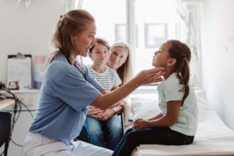 infectia tacuta pe care multi parinti o descopera prea tarziu specialistii avertizeaza este cea mai inselatoare forma 6a1a632f7b91e