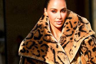 kim kardashian cere despagubiri de 1 euro de la hotii bunici care au jefuit o de bijuterii de 9 milioane de euro in paris 6a0b561ad07f0