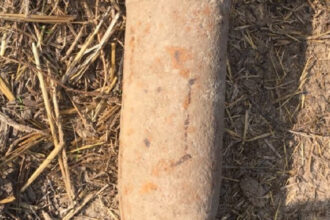 mapn anunta ca un proiectil cu 2 kilograme de explozibil a fost descoperit in curtea unei case nelocuite din tulcea 6a089a7b5b806
