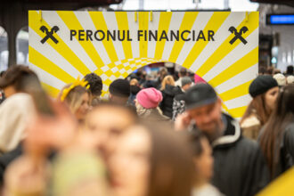 mii de romani au primit sfaturi financiare la peronul financiar inainte de plecarea in mini vacanta de 1 mai 69f87d6e67d9d