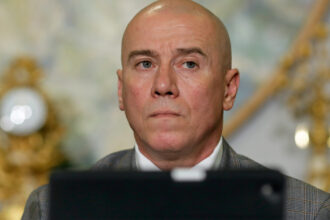 news alert ministrul culturii demeter andras istvan a demisionat dupa ce au aparut inregistrari cu el injurand interesul national al romaniei 6a14746d5acc0