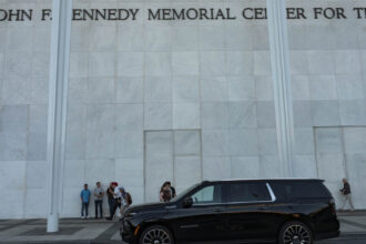 numele lui trump trebuie sters de pe kennedy center a decis un judecator reactia colerica a presedintelui american 6a1ade3d5b490