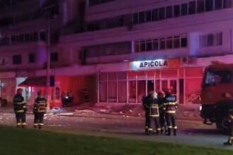 o drona s a prabusit pe un bloc din galati doua persoane au fost ranite 6a192c0953856