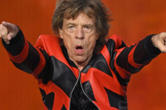 o petrecere la care participa starul mick jagger a fost oprita de politia italiana din cauza unei reguli neobisnuite 6a12b0ff8469d