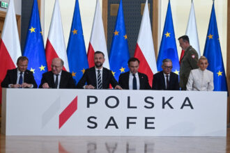 polonia a semnat un imprumut de aparare de la ue in valoare de 437 miliarde de euro cel mai mare dintre toate statele membre 69fdeec3564c2