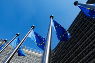 prima reactie a comisiei europene dupa ce trump a anuntat taxe mai mari pentru autoturismele din ue 69f6255a660c8