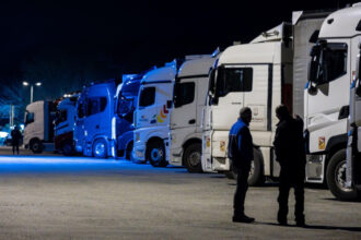 romani acuzati ca au jefuit un tir intr o parcare din franta perchezitii diicot in cluj si maramures cum actiona gruparea 69fa0158a96aa