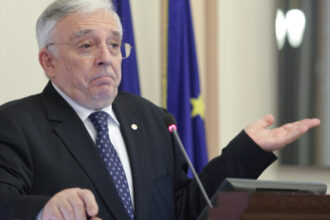 romania nu are nevoie de noi taxe guvernatorul bnr avertizeaza ca reducerile de impozite ar afecta credibilitatea tarii 6a0c64867a3b6