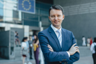 siegfried muresan in sedinta pnl de aseara daca stam departe de psd putem fi noi liderul fortei politice reformatoare 69fad43d6cc87