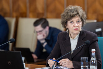 un volum enorm de munca raspunsul primit de oana gheorghiu de la o autoritate publica de la care a cerut lista activelor statului 6a0f551461547