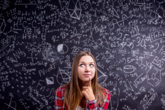 video materie noua din toamna pentru mii de liceeni din romania disciplina care ii va ajuta pe elevi sa aplice matematica in viata zilnica 6a113dc676658