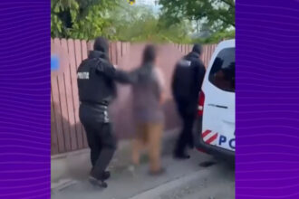 video perchezitii la zeci de soferi stb suspectati ca au furat peste o tona de motorina si piese de schimb din societate 69fc68b0ec9e4